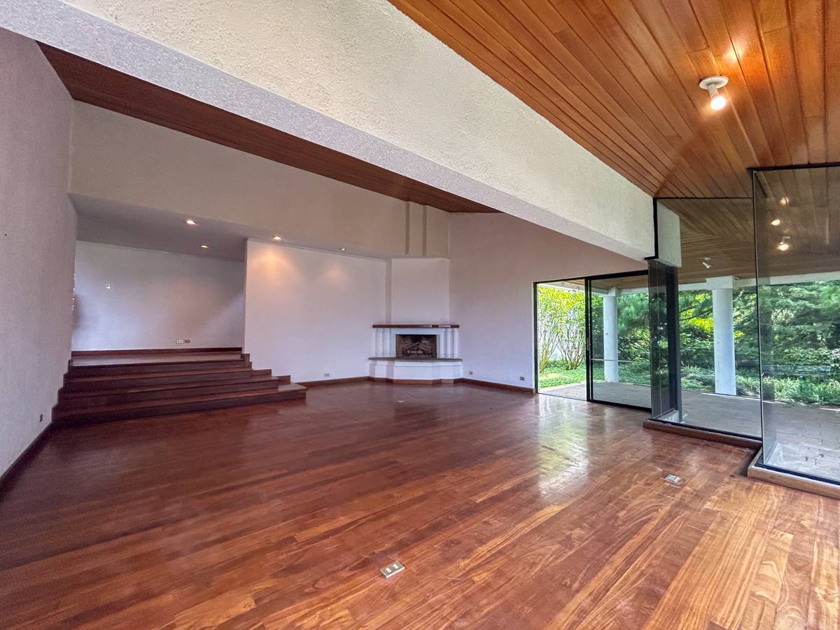 CASA CAES, CONDOMINIO MONTEBELLO 2
