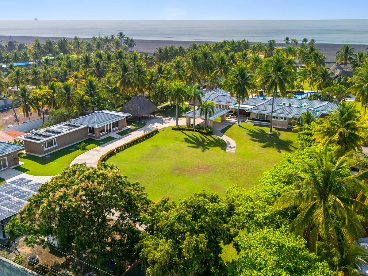 CASA ESPECTACULAR FRENTE AL MAR, LINDAMAR