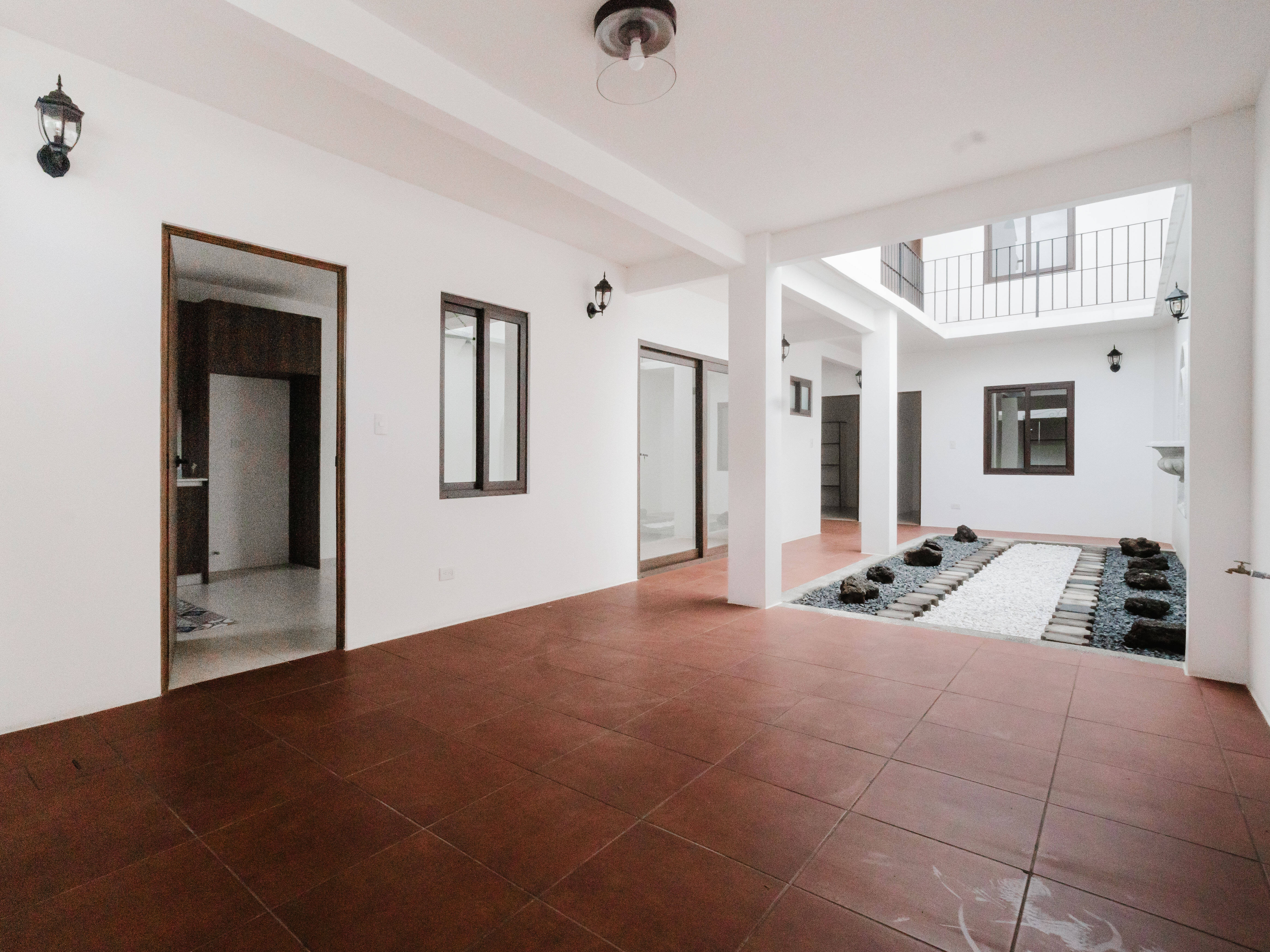 CASA PASEO SAN LORENZO, SACATEPEQUEZ